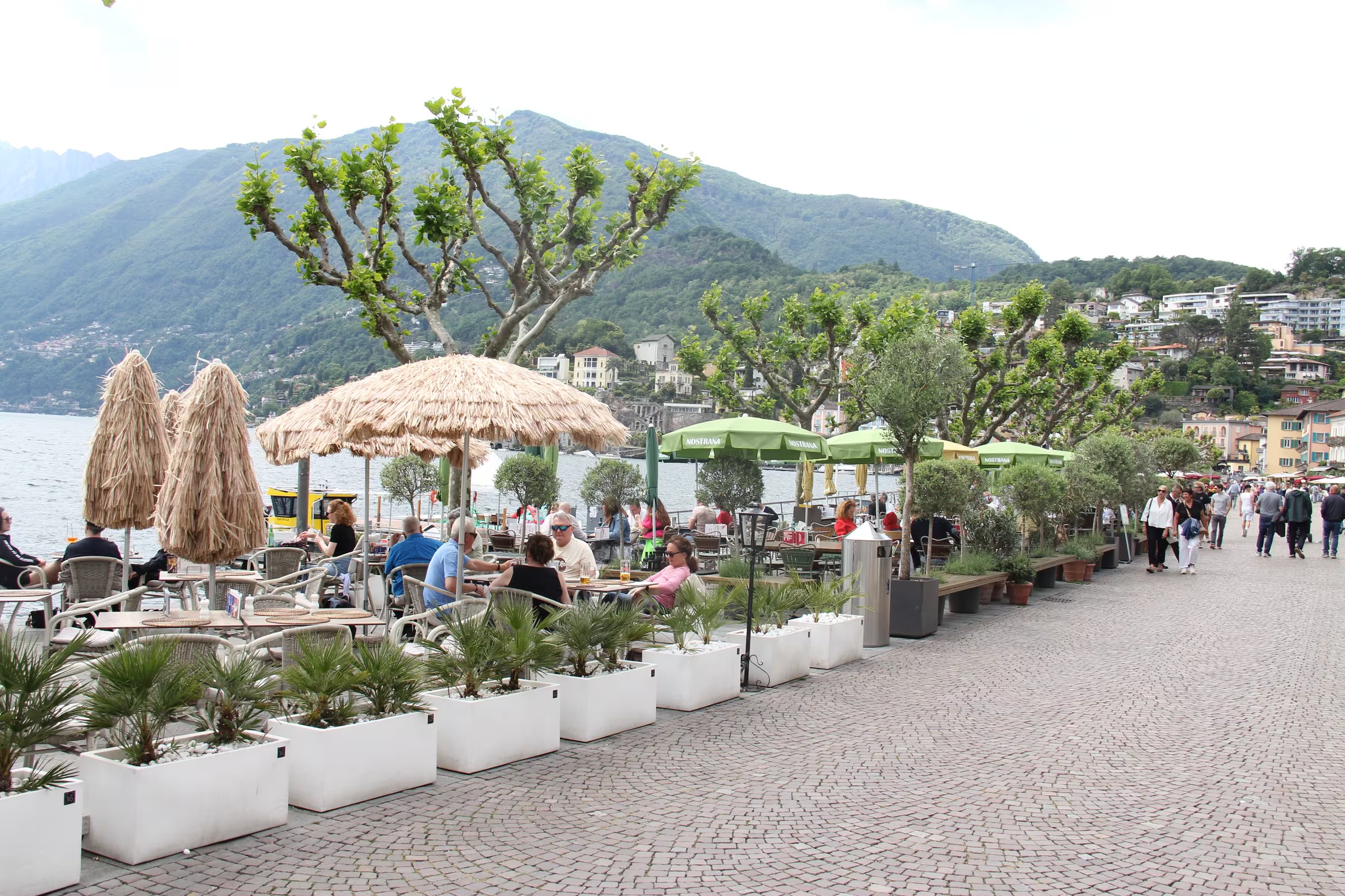Piazza und Seepromenade von Ascona